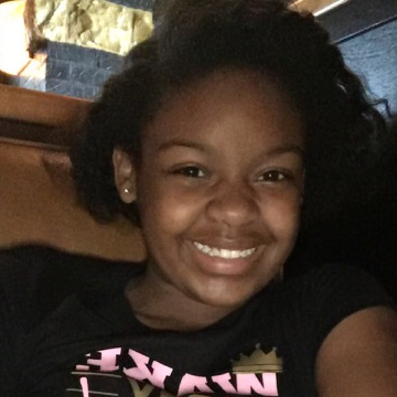 Profile Picture of Raegan Rucker (@rucker2003) on Poshmark