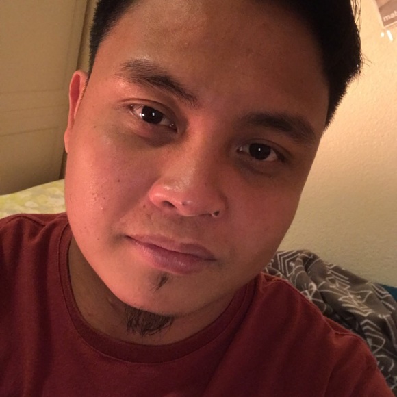 Profile Picture of Lynard Calunsag (@lcalunsag) on Poshmark