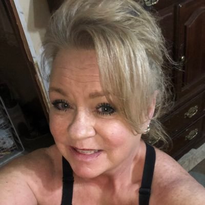 Profile Picture of Christy Underwood (@Christy37548850) on Twitter