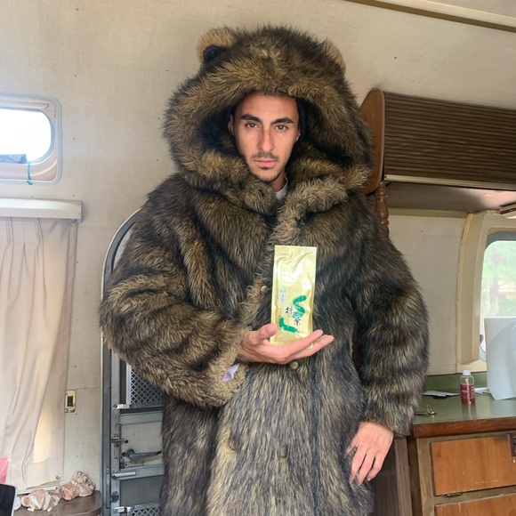 Profile Picture of Joshua Dryden (@joshua_dryden) on Poshmark