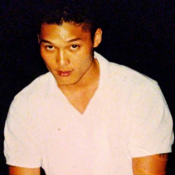 Profile Picture of Ron Nguyen (@nguyen76) on Poshmark