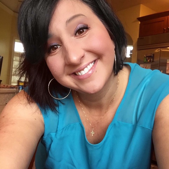 Profile Picture of Nukegirl Buckley (@nukegirl360) on Poshmark