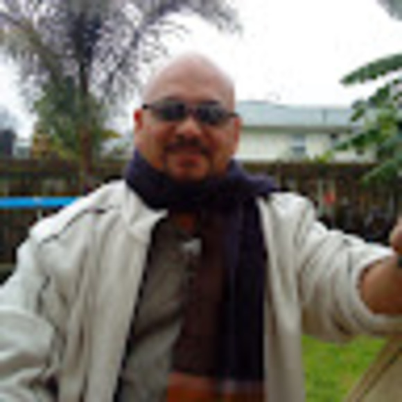 Profile Picture of Noel Cosca (@nqcosca) on Poshmark