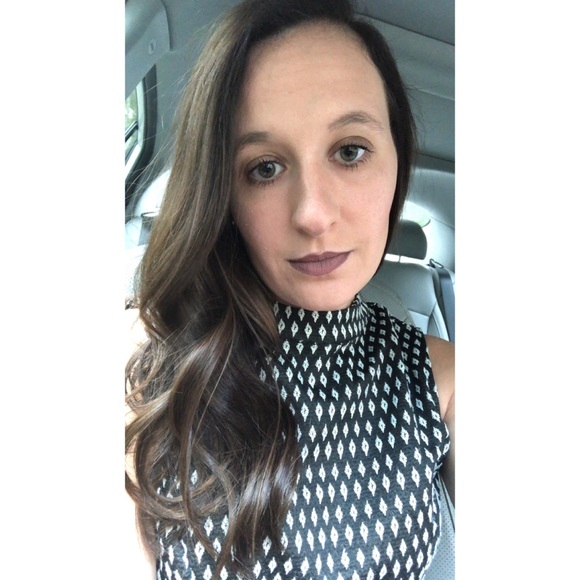 Profile Picture of Melanie Benjes (@melb2436) on Poshmark