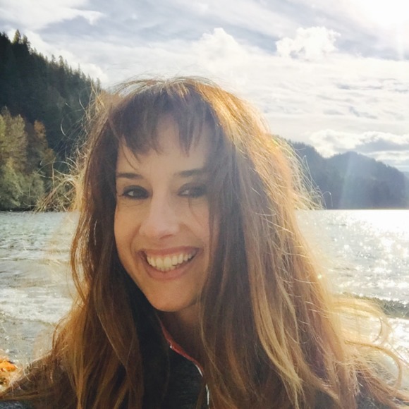 Profile Picture of Joann Bradley (@jobas1123) on Poshmark