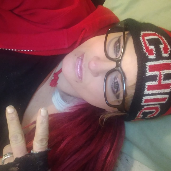 Profile Picture of Michelle Oehlers (@moehlers) on Poshmark