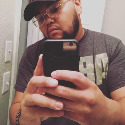 Profile Picture of Jon Saenz (@jonsaenz8) on Twitter