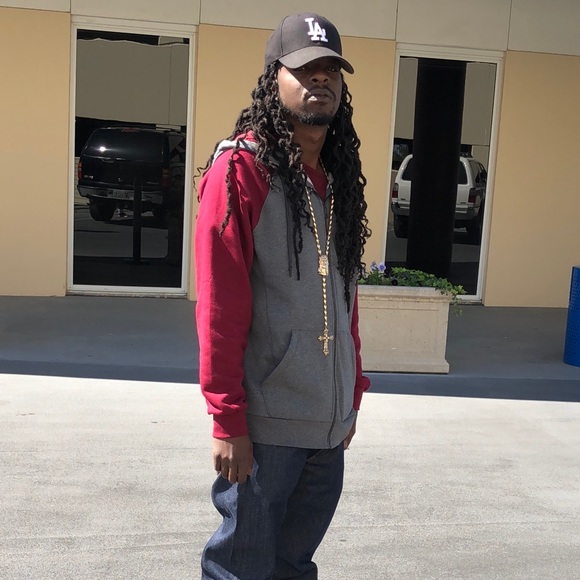 Profile Picture of Jason Hutchinson (@mr_slim36) on Poshmark