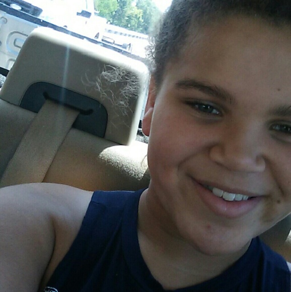 Profile Picture of Laranda Simmons (@laranda_simmons) on Poshmark