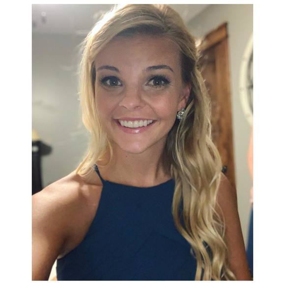 Profile Picture of Taylor Schmidt (@taylorschmidt20) on Poshmark