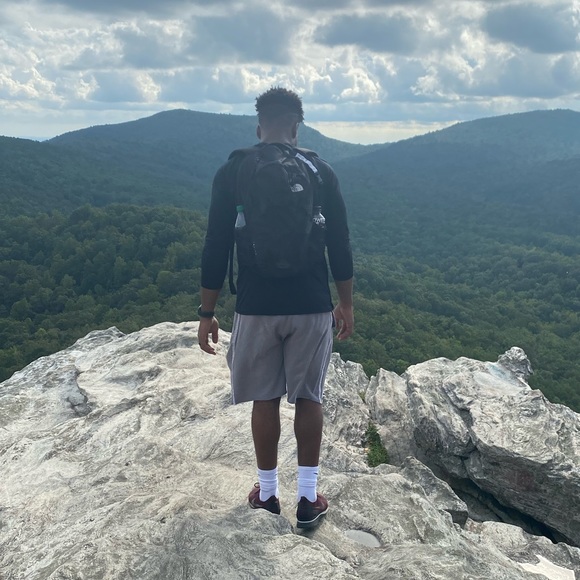 Profile Picture of Devin Sweet (@peepopsweet) on Poshmark