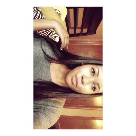 Profile Picture of Kirsten Bowler (@kirstenbowlet) on Poshmark