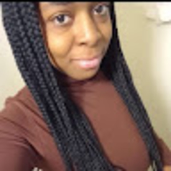 Profile Picture of Leoneesha Hickson (@hleoneesha) on Poshmark