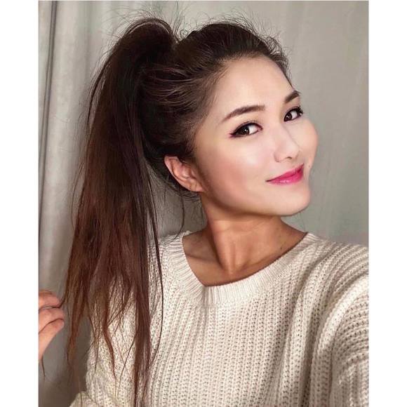 Profile Picture of Hue Nguyen (@huen) on Poshmark