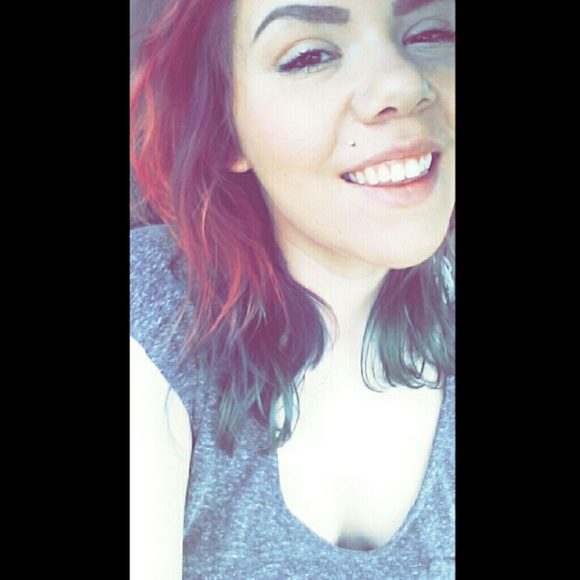 Destiny Baskerville - Poshmark Profile Picture of Destiny Baskerville (@nytg_destiny) on Poshmark