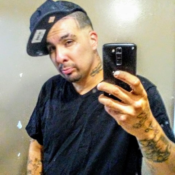 Profile Picture of Joseph Deltoro (@mrheadshots47) on Poshmark