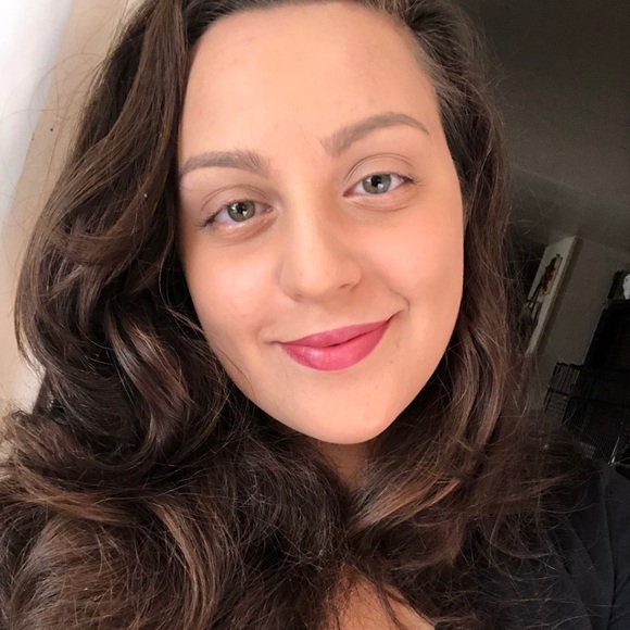 Profile Picture of Cindy Mancuso (@cindy_mancuso) on Poshmark