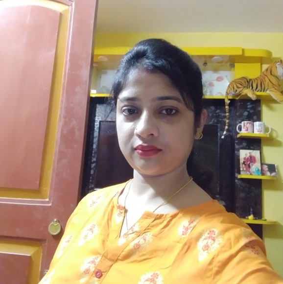 Profile Picture of Pooja Ghosh dutta (@rangoli839) on Poshmark