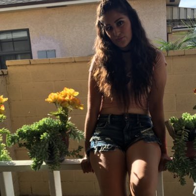 Profile Picture of Yesenia Cuevas (@jess_18cali) on Twitter