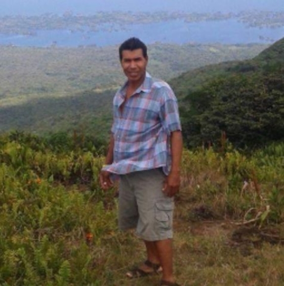 Profile Picture of Alvaro Espinales (@alvaroespinal70) on Poshmark