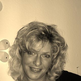 Profile Picture of Iris Kroll (@iris.kroll.50) on Facebook