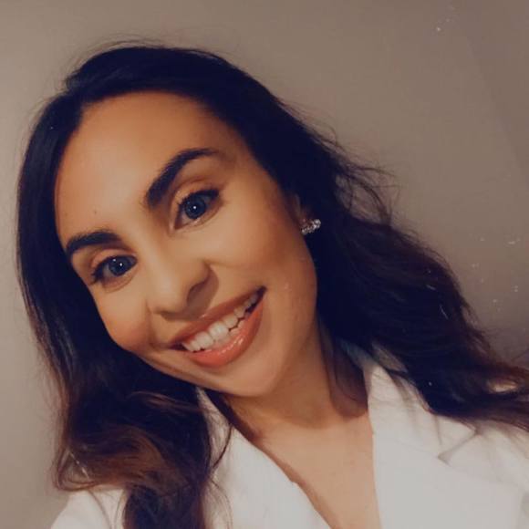 Profile Picture of Loren Reyes (@lorejuarez13) on Poshmark