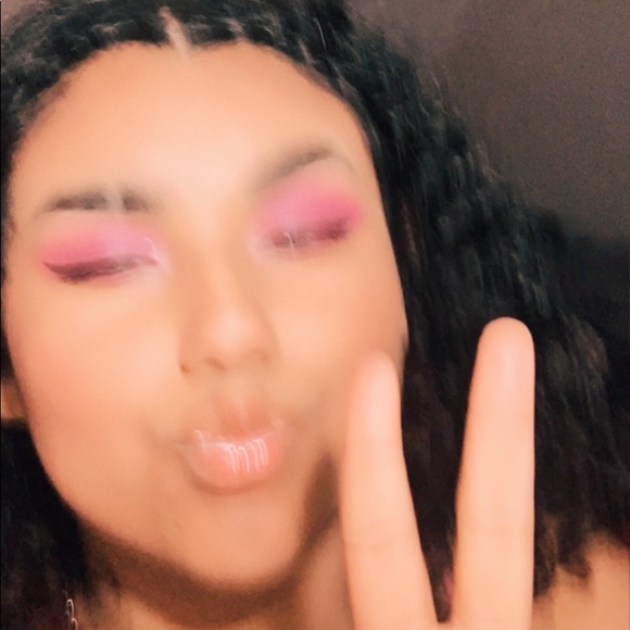 Profile Picture of Emely Ramos (@curlyhair_emely) on Poshmark