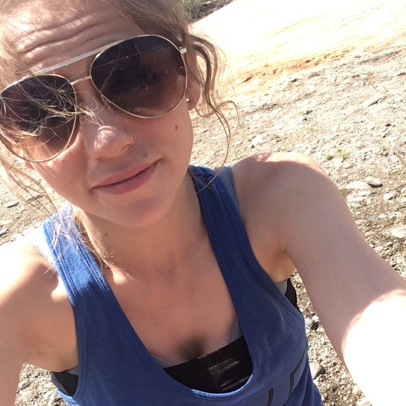 Profile Picture of Miranda Rowe (@mirandakiley420) on Poshmark