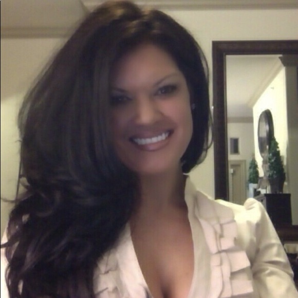 Profile Picture of Crystal Suzuki (@cleinani) on Poshmark
