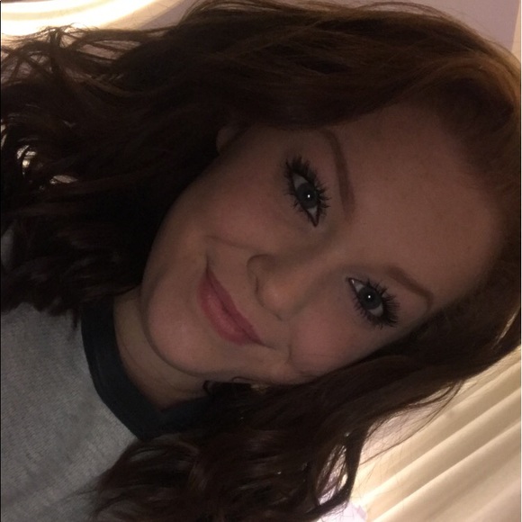 Profile Picture of Grace Filicky (@gracefilicku) on Poshmark