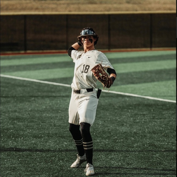 Profile Picture of Owen Alexander (@owenalexander1) on Poshmark