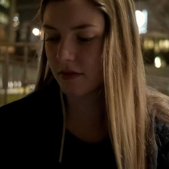 Profile Picture of Alice Reiter (@alicereiter) on Poshmark