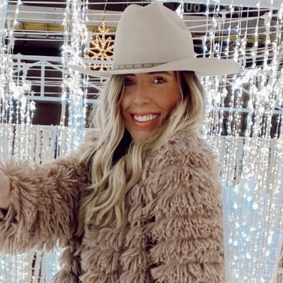 Profile Picture of Hannah LeBeau (@HannahLeBeau) on Twitter