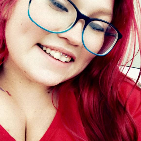 Profile Picture of Jayda Lynn (@lynnzy123) on Poshmark