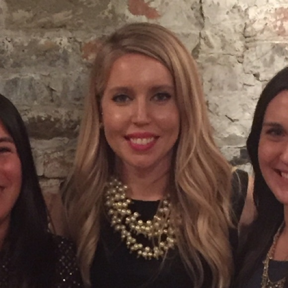 Profile Picture of Alison Bentlage (@abentlag) on Poshmark