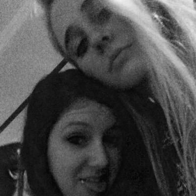 Profile Picture of Savannah Sanchez (@veinerdog) on Twitter