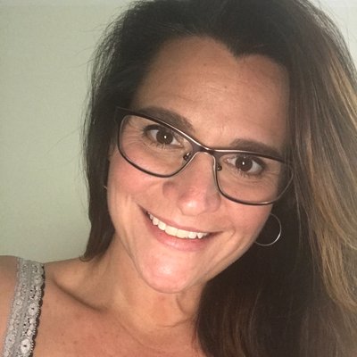 Profile Picture of Anne Oswald (@AkOswald71) on Twitter