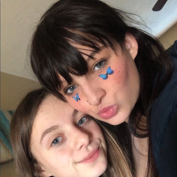 Sienna Syverson - Poshmark Profile Picture of Sienna Syverson (@siennasyverson) on Poshmark