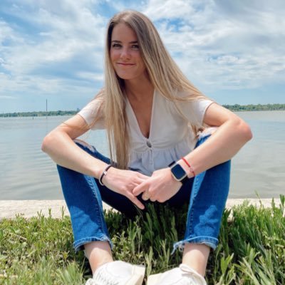 Profile Picture of MEGHAN ROBERTS (@meghanr99) on Twitter