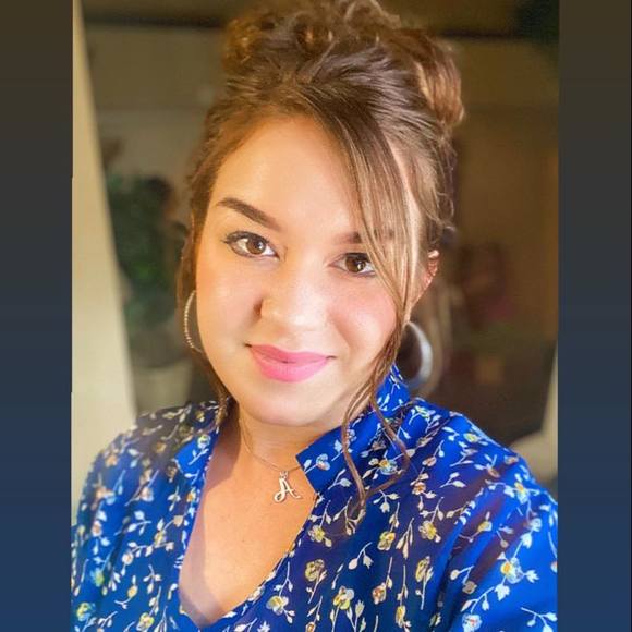 Profile Picture of Amanda Lopez (@amandarhea0222) on Poshmark