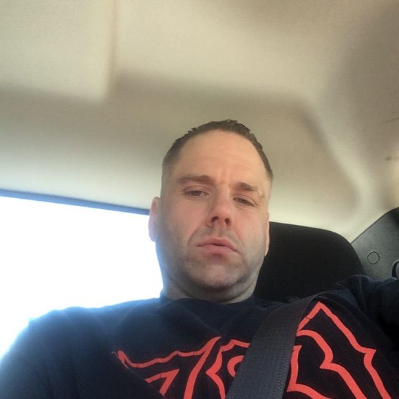 Taylor Shultz - Poshmark Profile Picture of Taylor Shultz (@taylorshultz198) on Poshmark