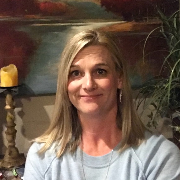 Profile Picture of Candy Balliew (@cballiew) on Poshmark