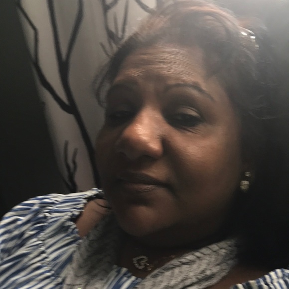 Profile Picture of Fazya Mohabeer (@fazya) on Poshmark