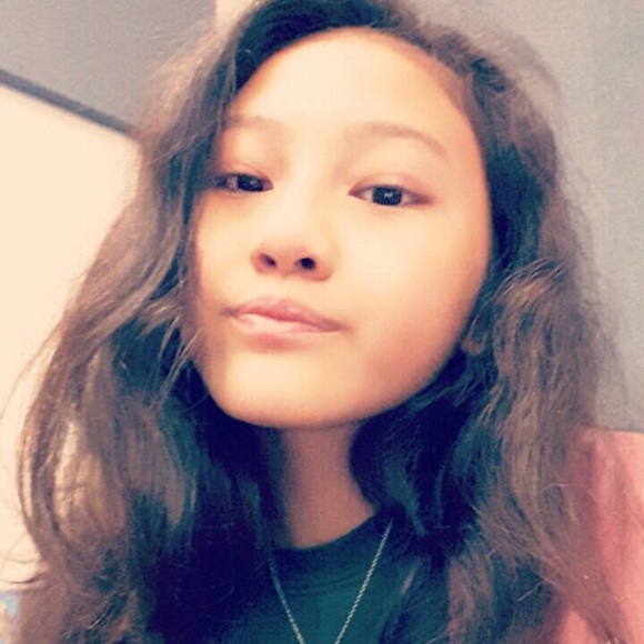 Profile Picture of Gaosheng Vue (@gaoshengvue) on Poshmark