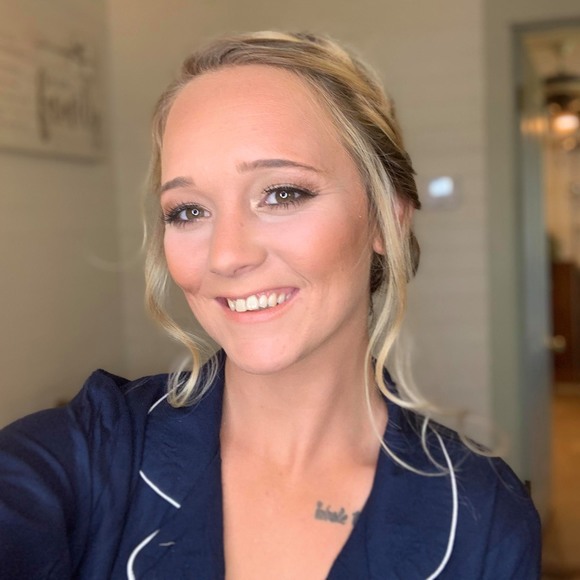 Profile Picture of Robin Parker (@robinparker518) on Poshmark