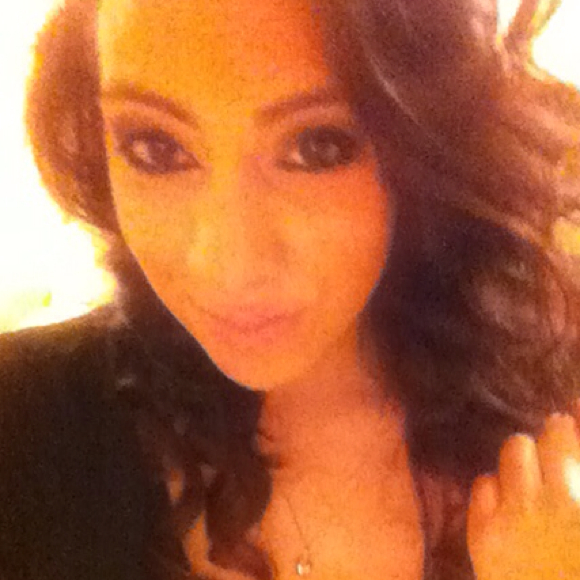 Profile Picture of Yesenia Corrales (@yeseniac1130) on Poshmark