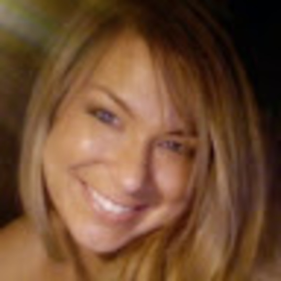 Profile Picture of Susie Sittner (@susieqsit) on Poshmark