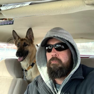 Profile Picture of Aaron Hall (@aaron_and_holly) on Twitter