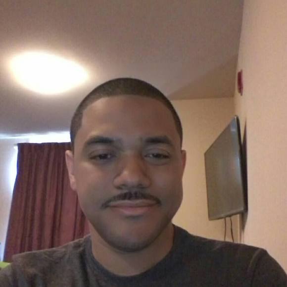 Profile Picture of Hamdigle Douglas (@rohd27) on Poshmark