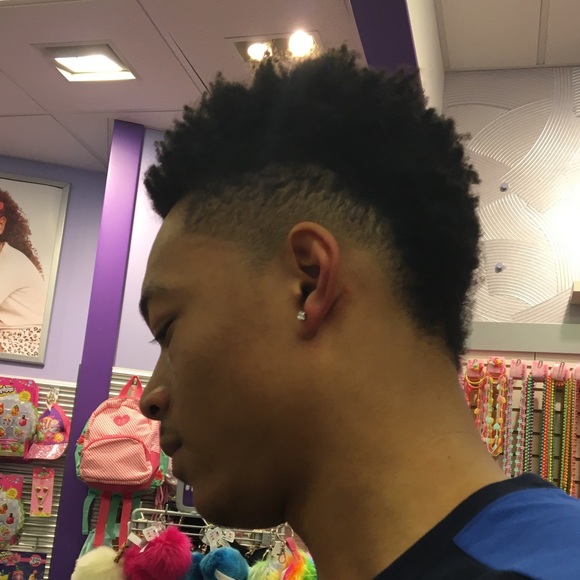 Profile Picture of Miles Curry (@mcurry_30) on Poshmark